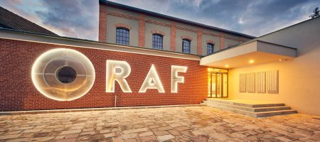 17b198_f46d82234a464fe9a72a9f70a7a8a48f~mv2_d_1845_1228_s_2